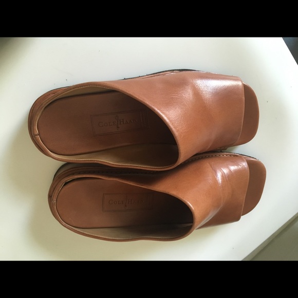 Cole Haan classic saddle/ tan leather sandals - Picture 8 of 8